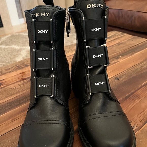 LIKE NEW DKNY BARRETT COMBAT BOOTS WITH ZIPPER SIDES - Picture 1 of 7